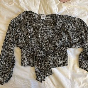 Princess Polly Tie-Front Top! Worn once! US0 and fits like an XS!